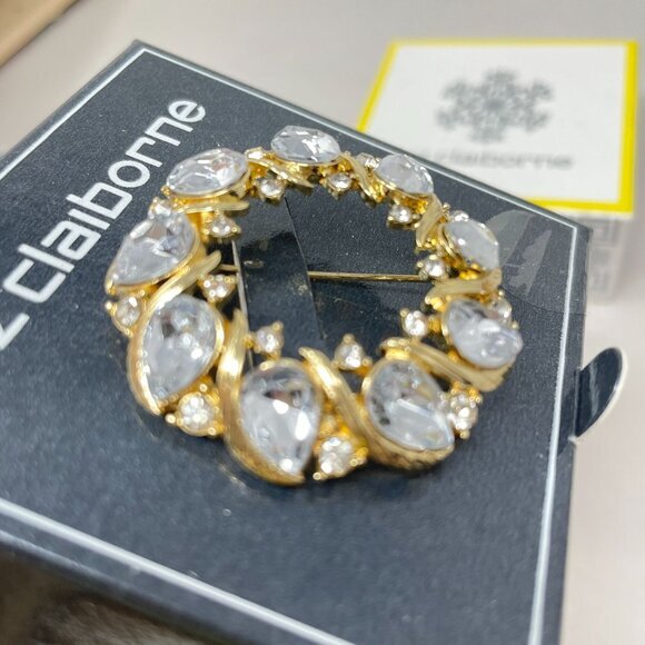 Liz Claiborne Clear Rhinestone Wreath Brooch Gold-Tone Classic Holiday Gift - Picture 3 of 8